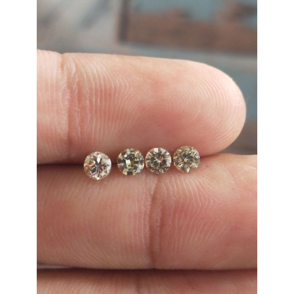 Asli Naturan Berlian Banjar,Berlian Eropa Kuning Muda Blink Blink Brat -+ 0,17 crt dan -+ 0,20 crt D