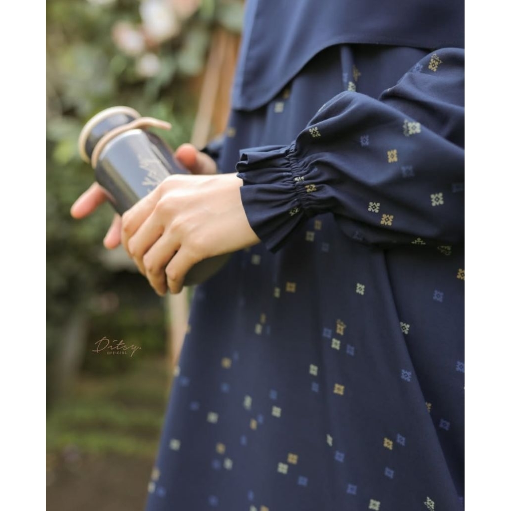 prewash patsy dark blue size m ,PL ditsy anak size 4(set hijab) dan Amira dress by atelier angelina