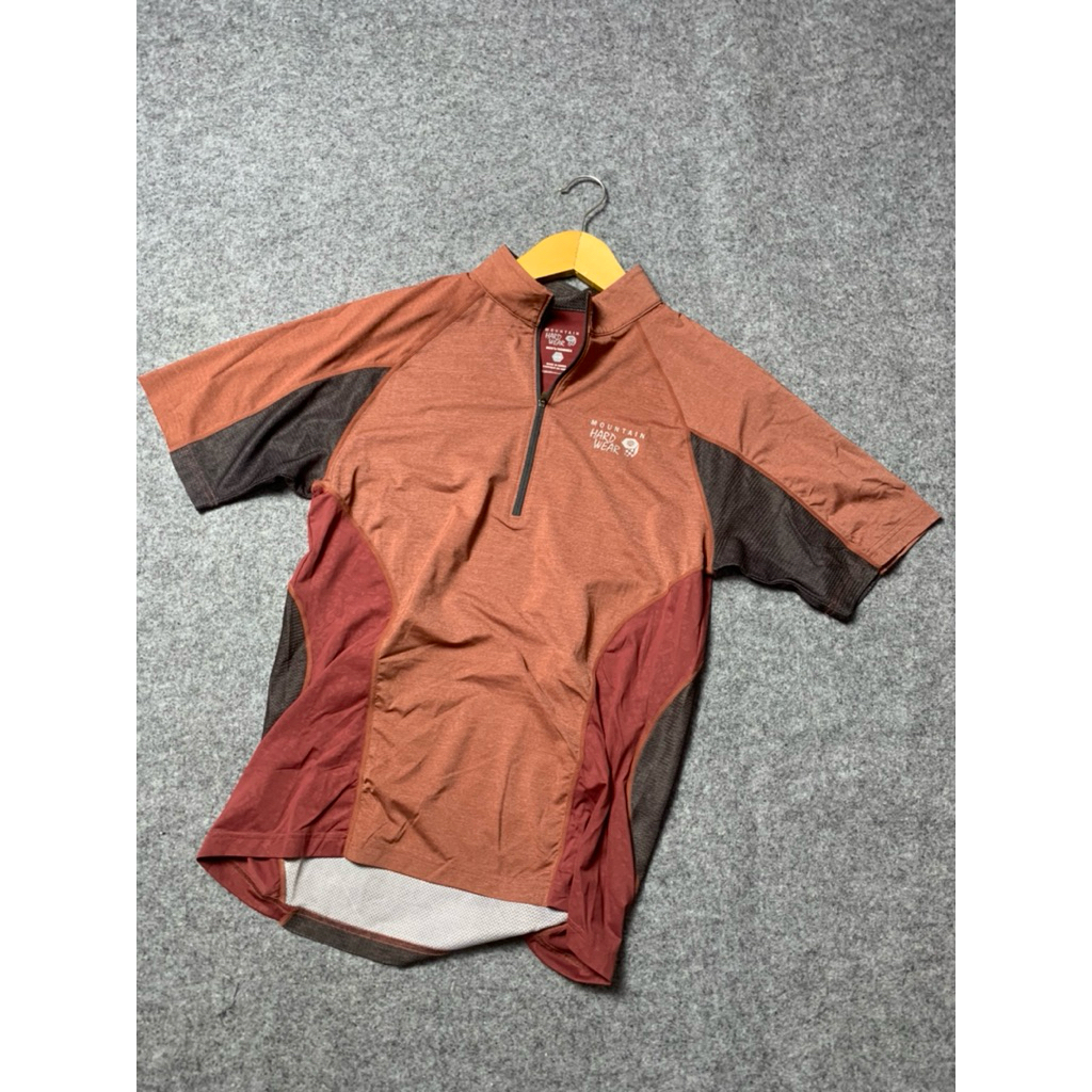 Mountain Hardware Outdoor Tee