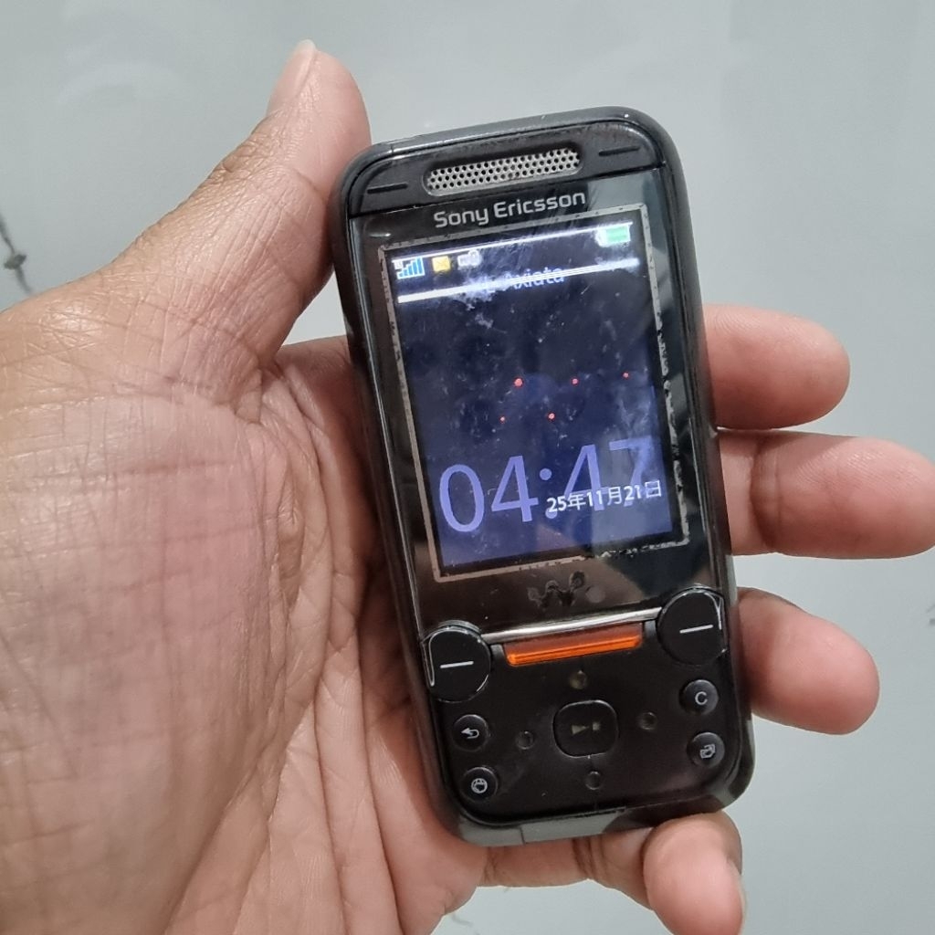 SONY ERICSSON W830i BAHAN / MINUS