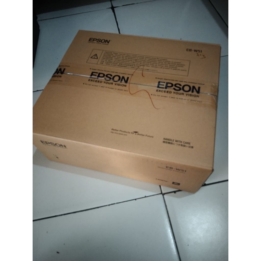 proyektor epson EB-W51