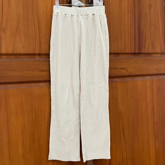 Celana Kulot Knit Rajut Lidi Broken White Tali Serut Lowrys Farm
