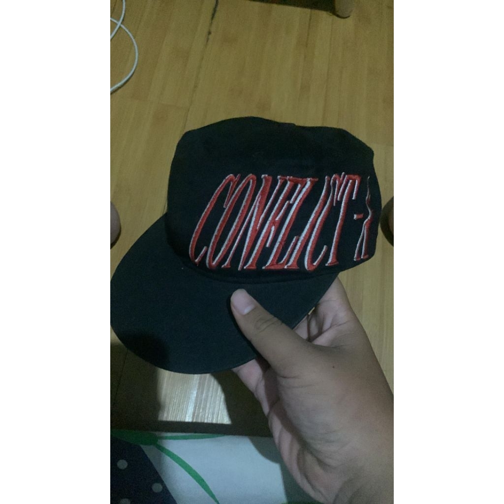 topi conflict-x