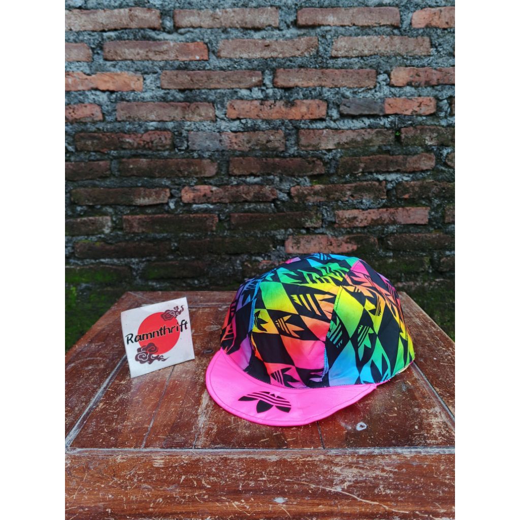 Topi sepeda adidas reversibel vintage