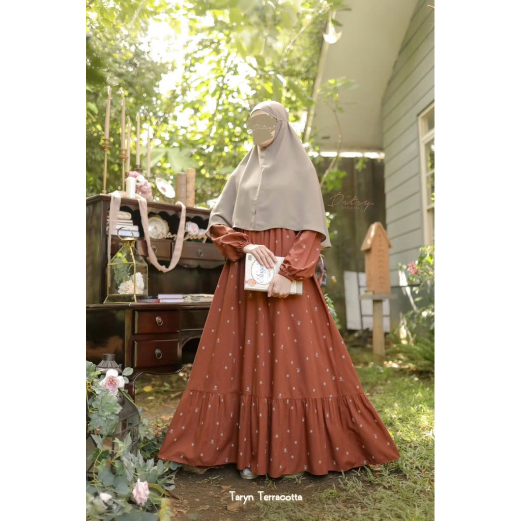 Ditsy Nightgown Size M-L