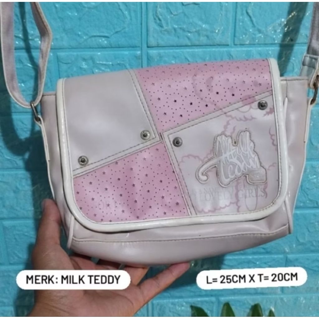 Tas selempang Milk Teddy preloved