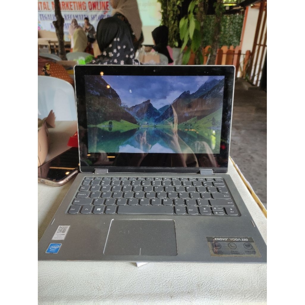 Laptop Lenovo Yoga 330