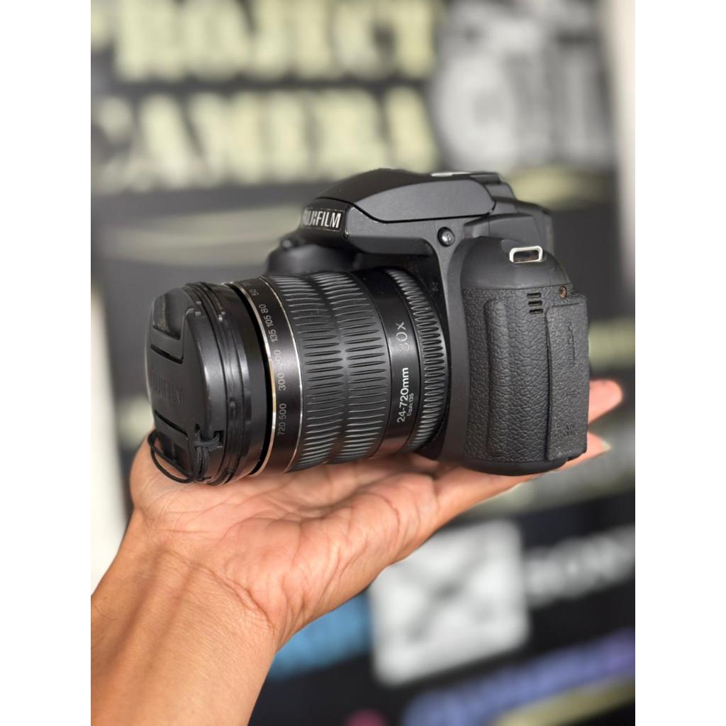 Fujifilm HS35EXR Bonus Tas dan Memory