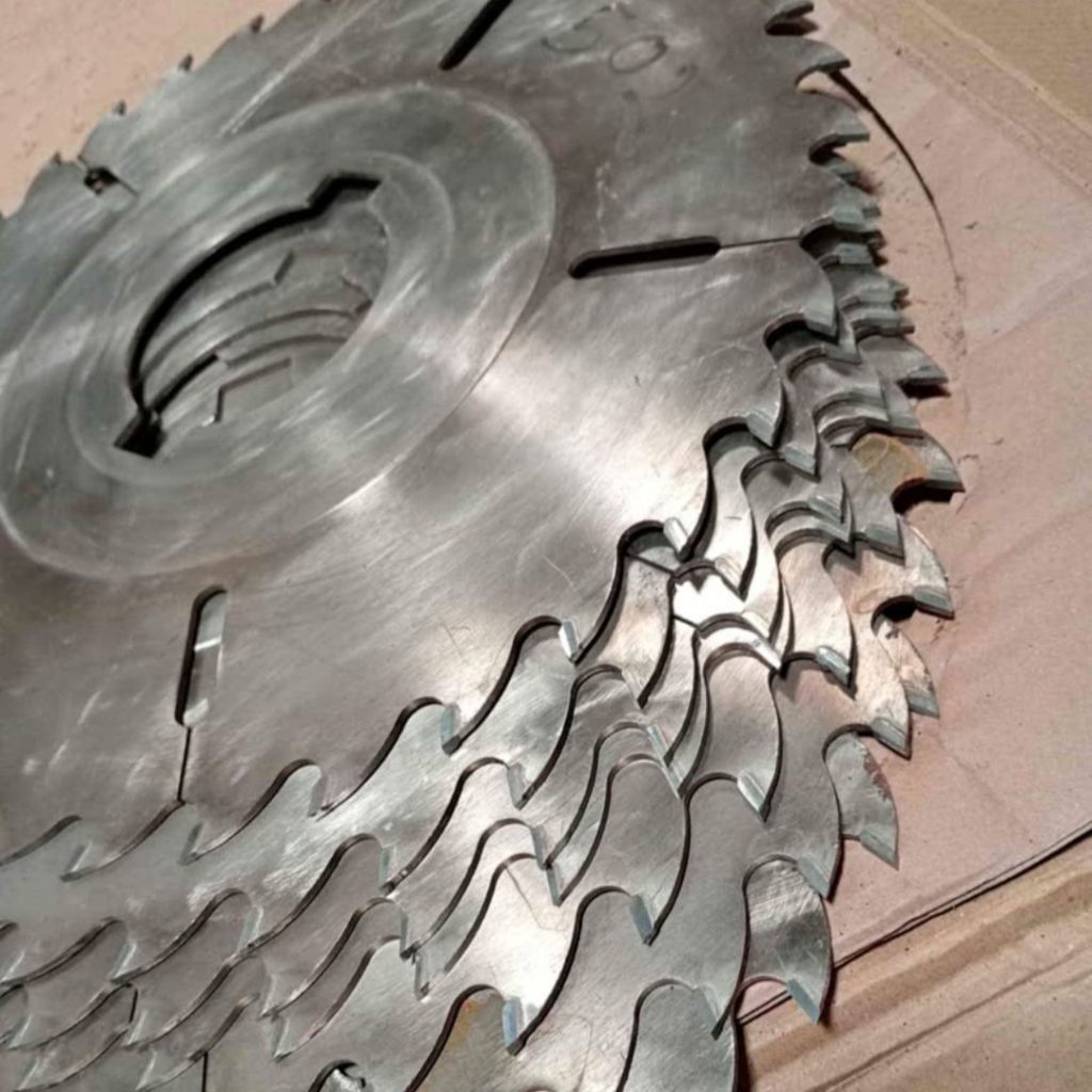 Gergaji serkel diameter 11 inch (lebar full piringan 28cm)