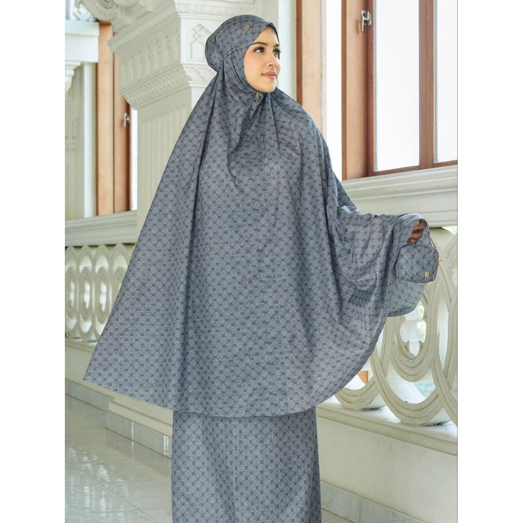 Buttonscarves Capsule Prayer Robe - Monogram Mini & Wicker