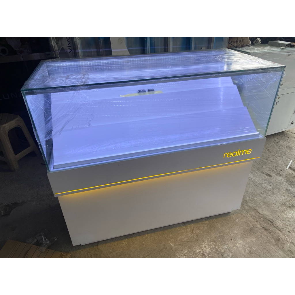 ETALASE HP REALME
