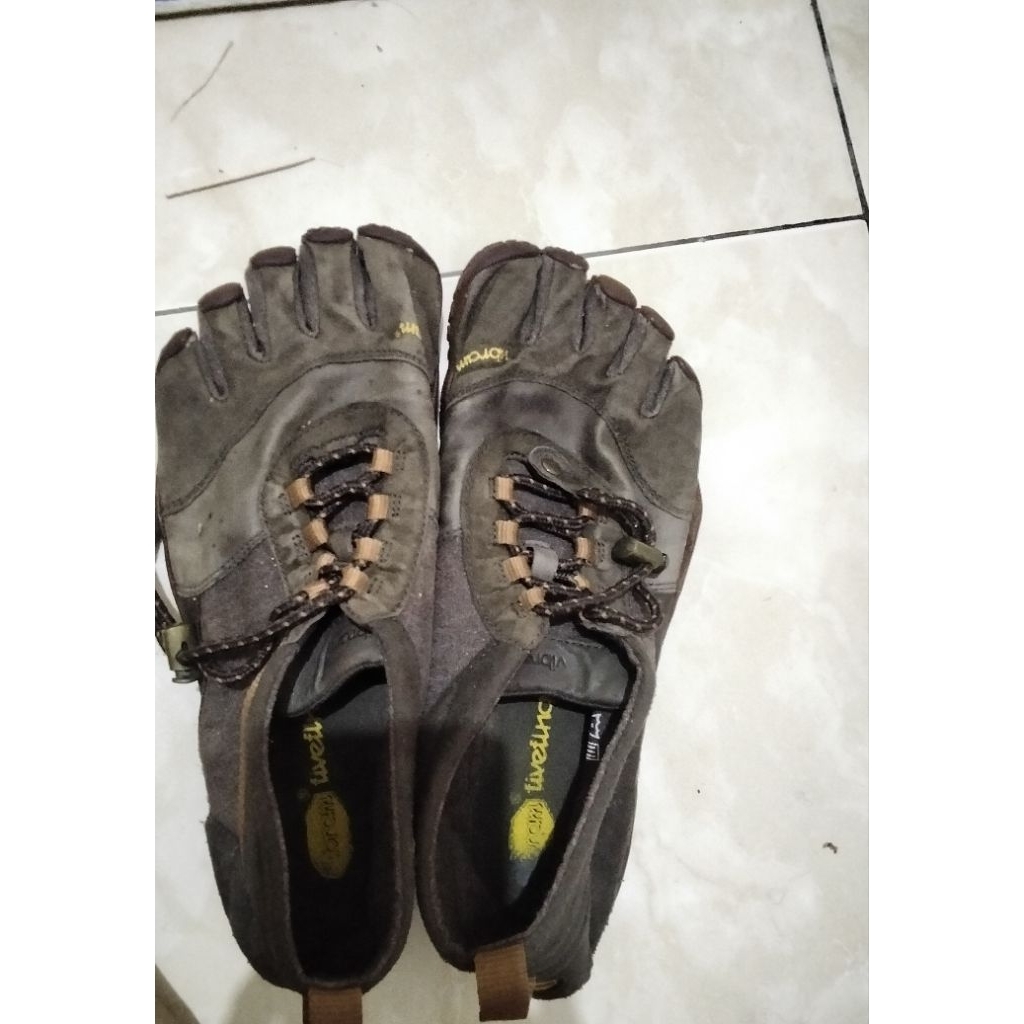 sepatu vibran fivefingers ori ukuran 43