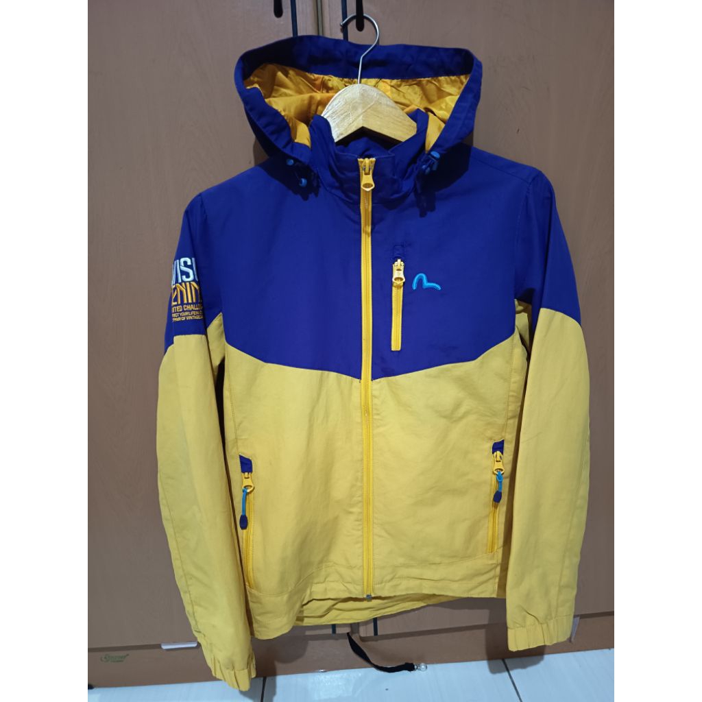 JAKET OUTDOOR EVISU