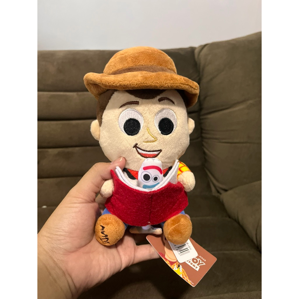 [BARU] Boneka kado/koleksi Woody & forky baca buku Toy Story newtag original