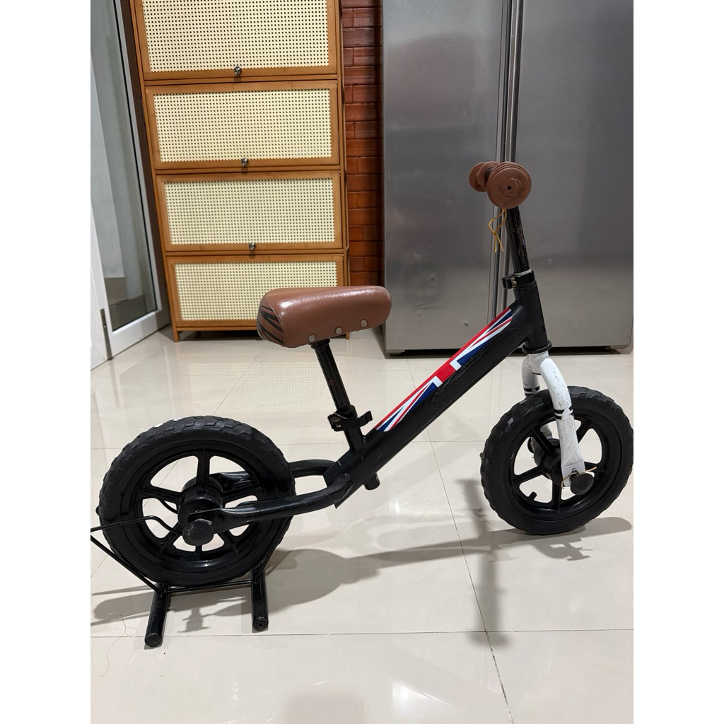 London Taxi Balance Bike [Preloved]