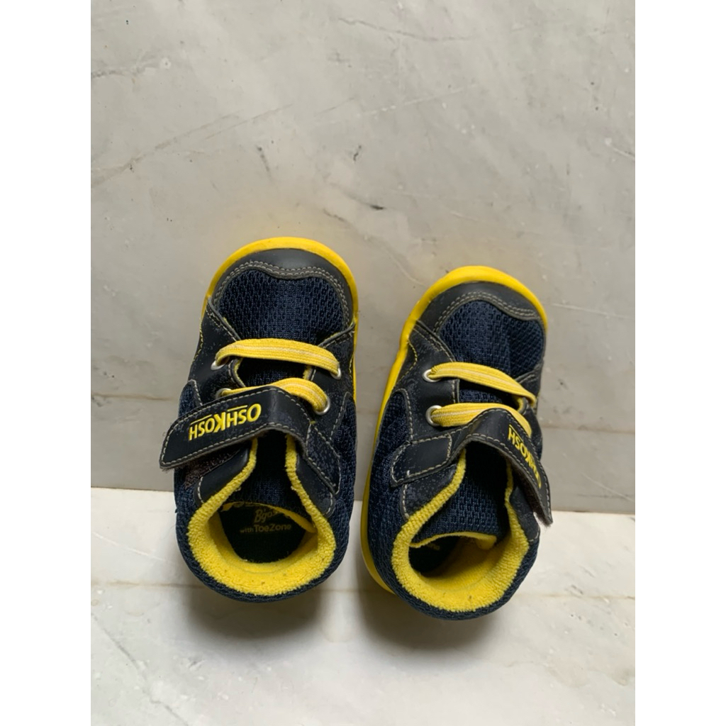preloved sepatu anak laki merk oshkosh b’gosh original