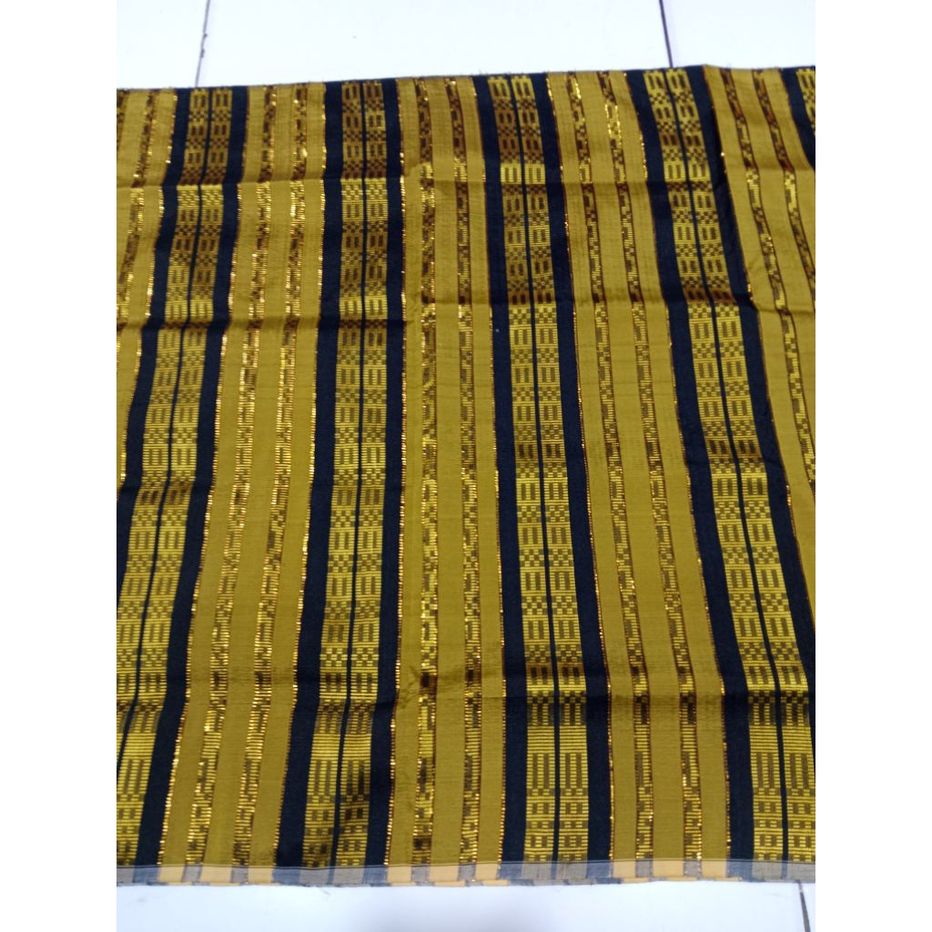 KAIN TENUN SARUNG SUTRA SENGKANG LIPASABBE BUGIS MURAH