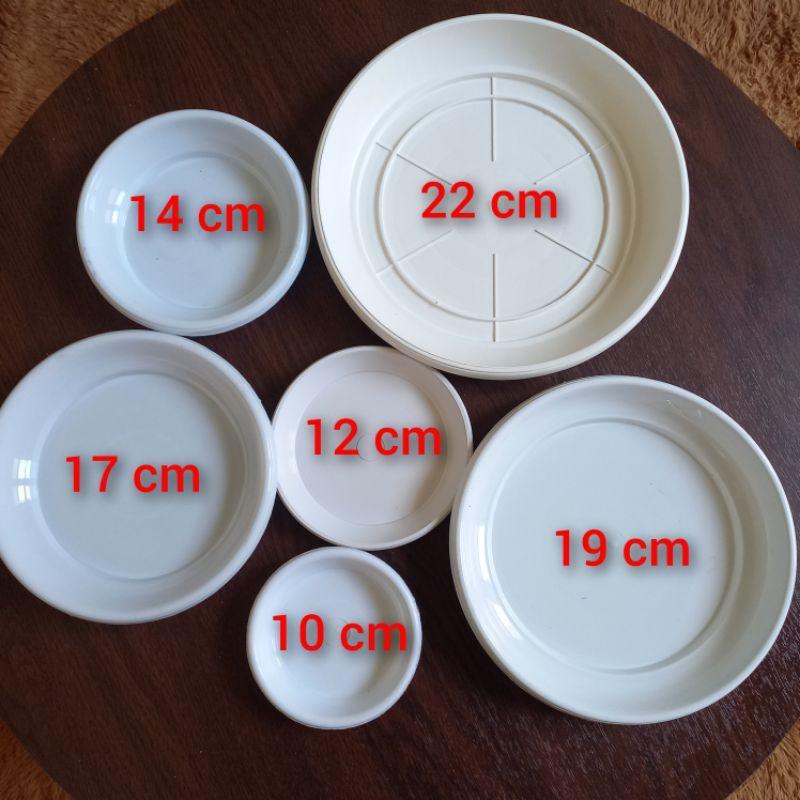 Tatakan pot bunga / Tataan pot bunga/ Tataan pot putih dan hitam