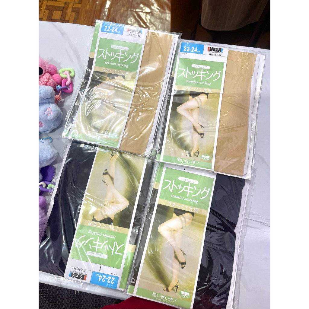 stoking kaki warna hitam & kulit