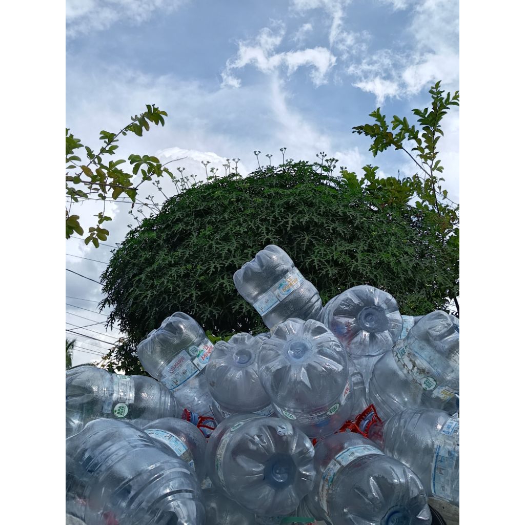 HALON BEKAS LE MINERALE 15 LITER/GALON BEKAS/GALON KREASI