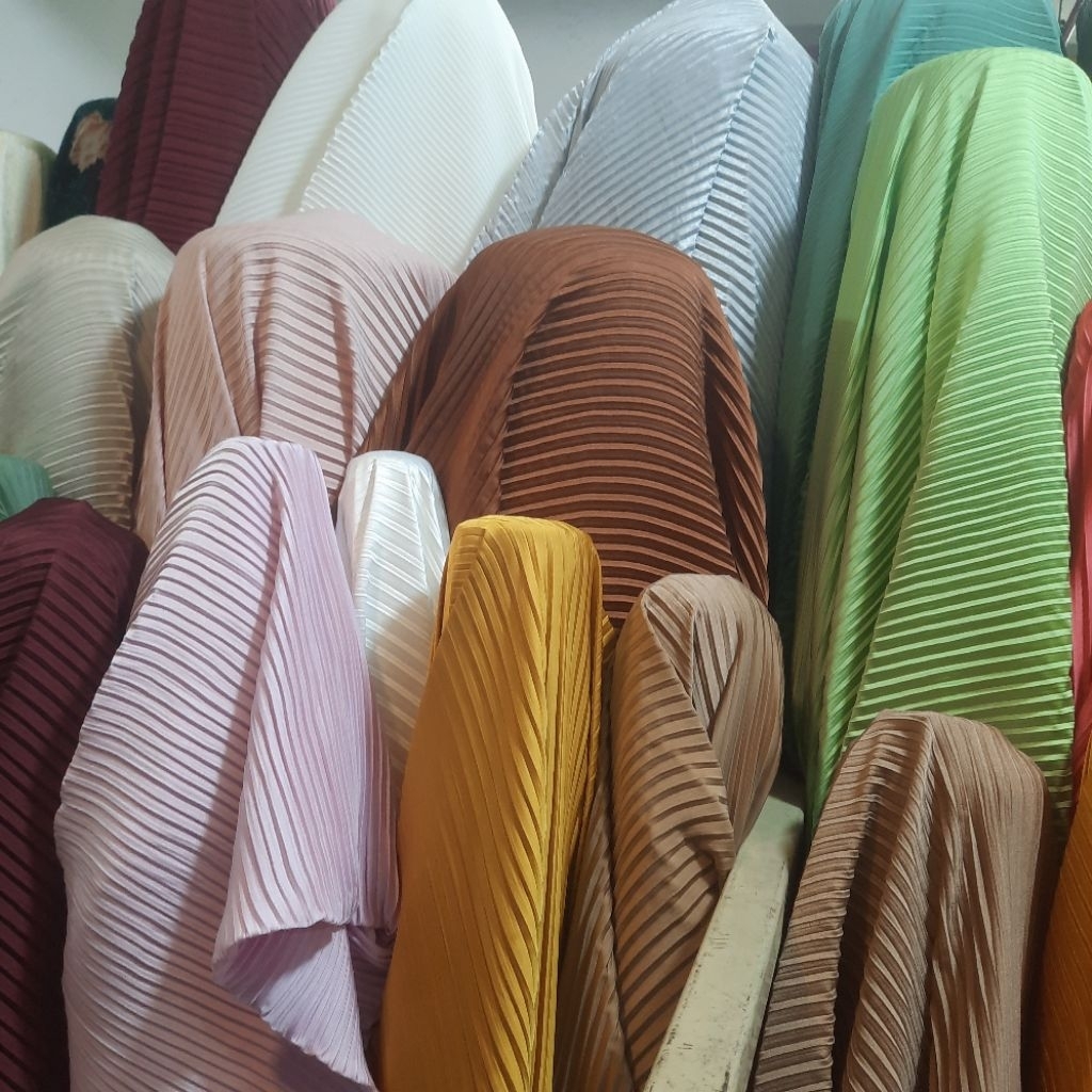 kain plisket satin polos/plisket zaraa/harga per 0,5meter/kain meteran/bahan meteran