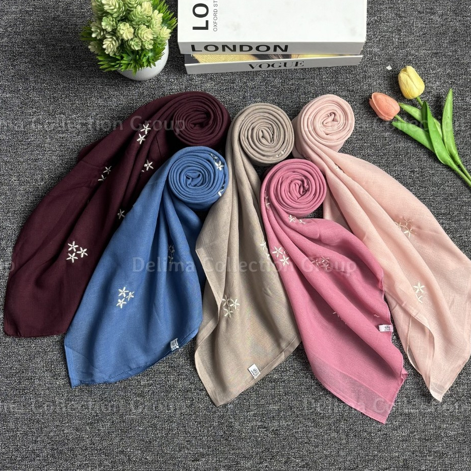 Hijab Segi Empat Paris Motif Bordir Bintang / Jilbab segiempat paris bordir bintang
