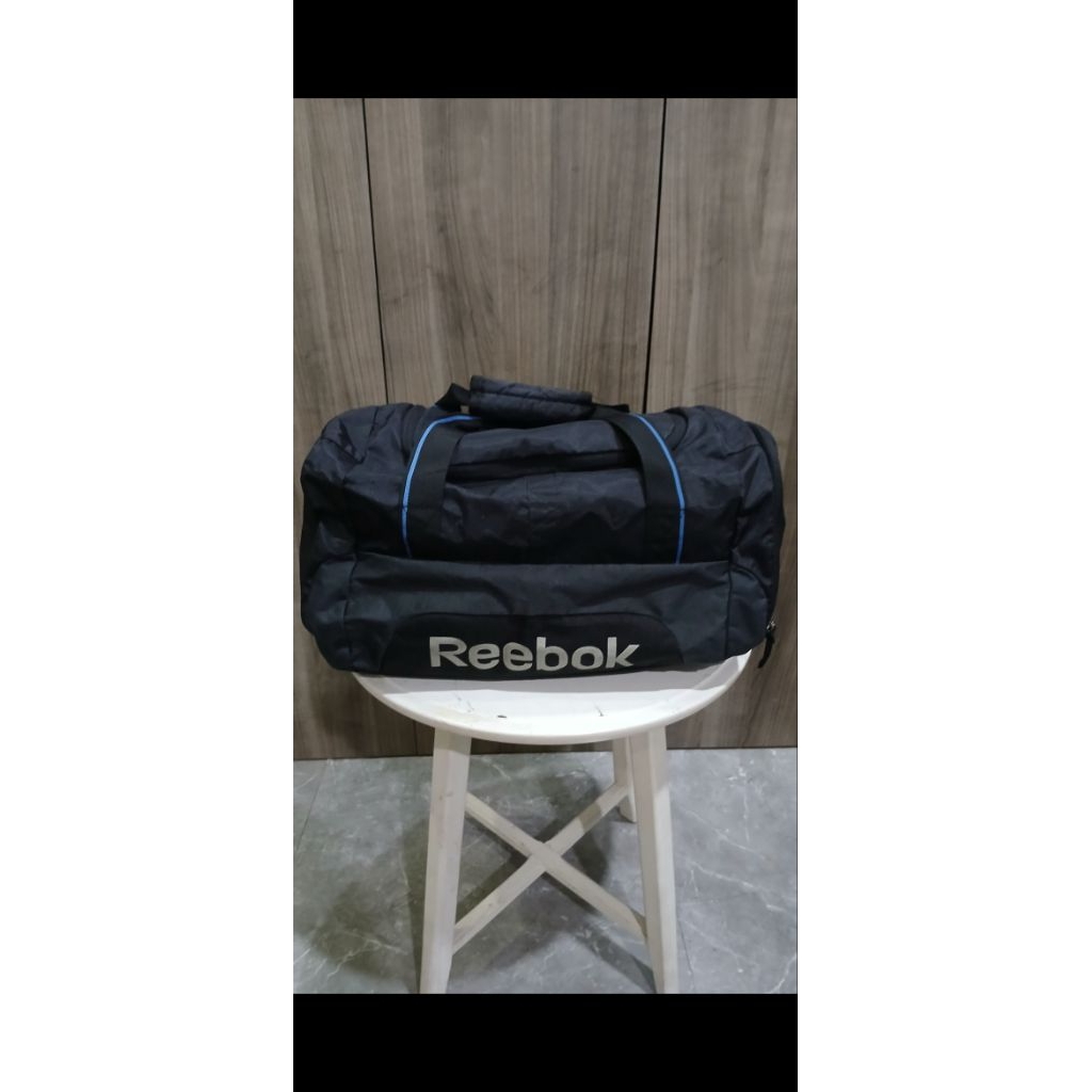 Duffle bag second. Duffle bag preloved. Travel bag second. Travel bag preloved. Tas gym second. Tas 