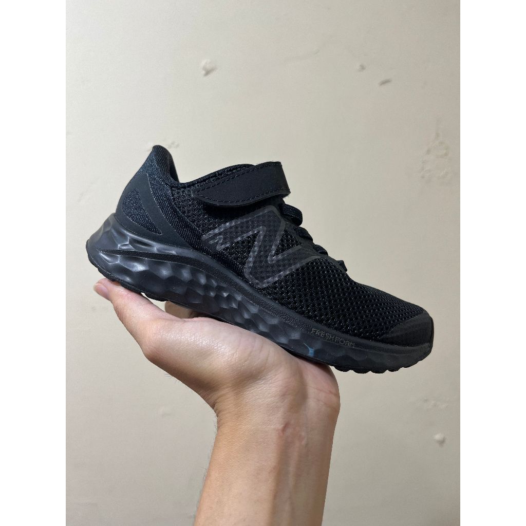 SEPATU NEW BALANCE ANAK ARISHI WIDE BLACK PAARIBB4