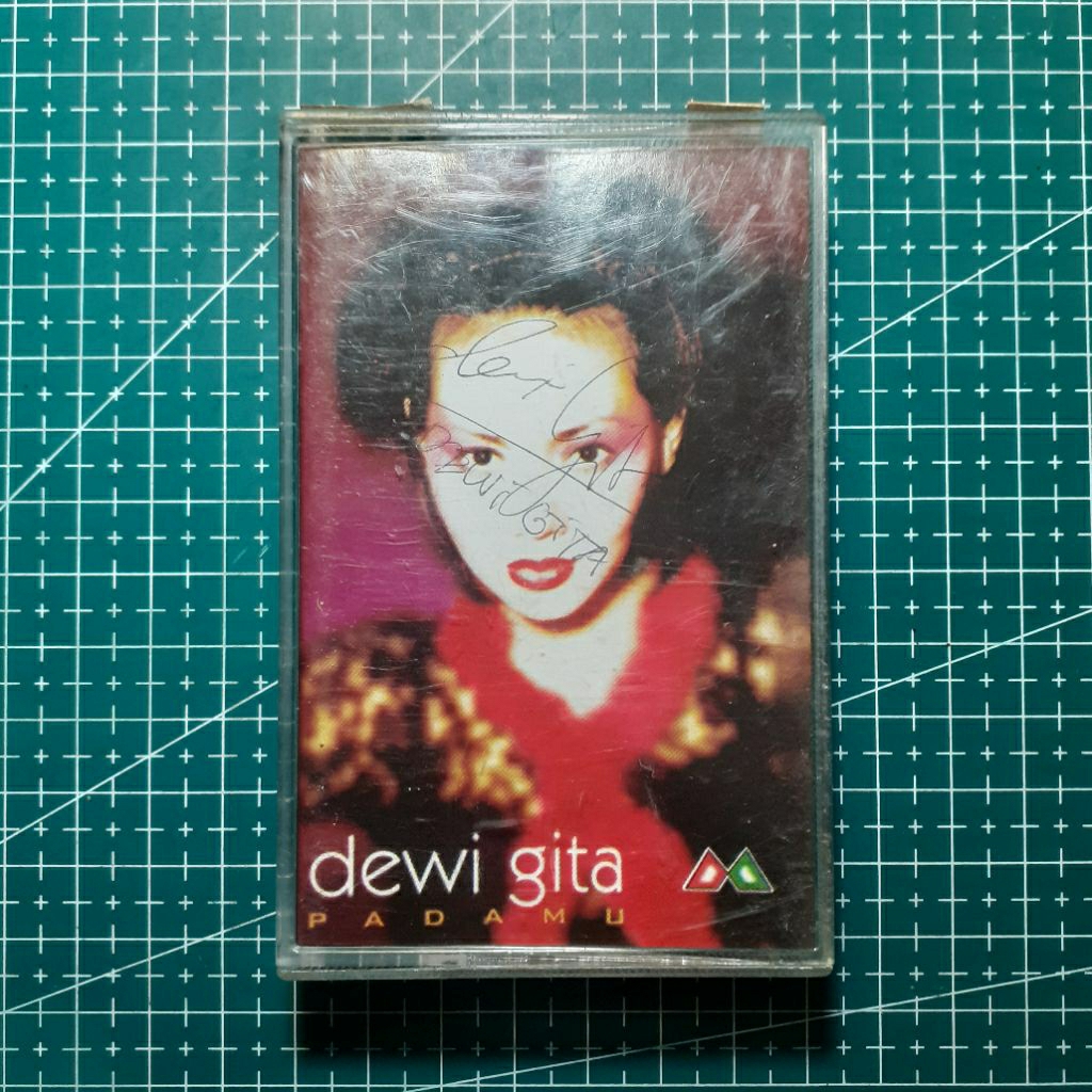 Kaset Dewi Gita - Padamu Signed By Dewi Gita Herself