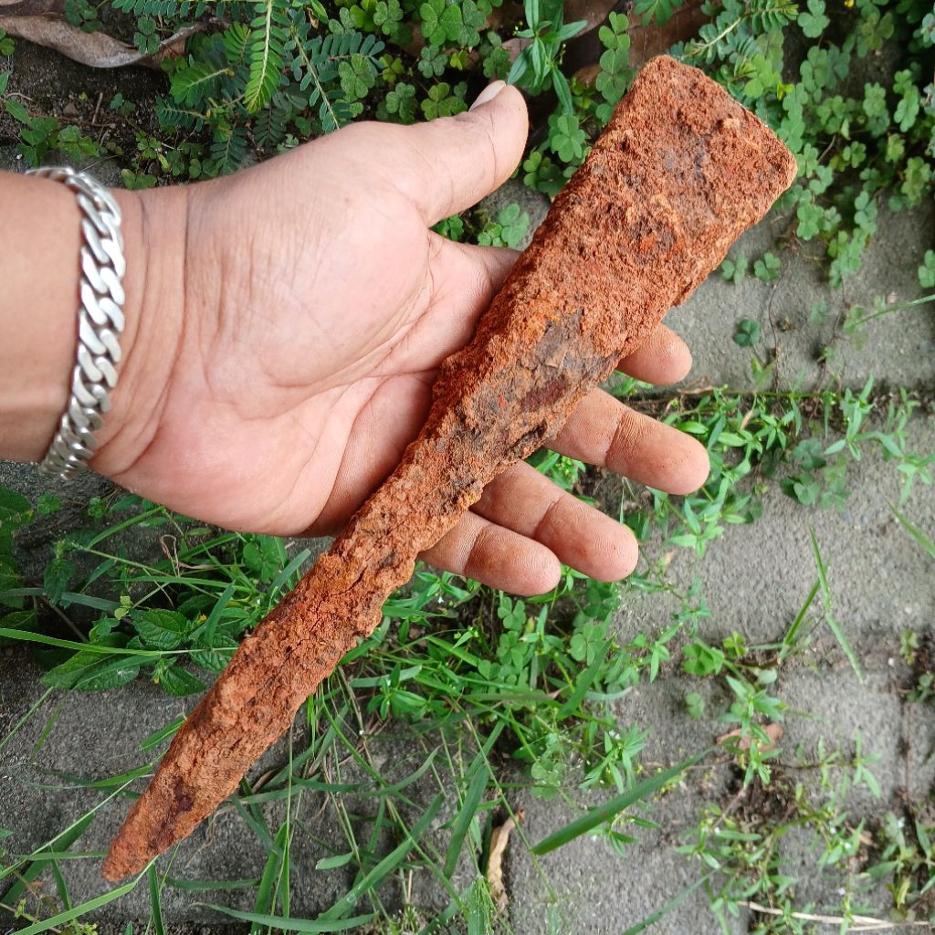 Koleksi Temuan KUNO Galian Tanah Kapak Panjang Besi KaBudhan