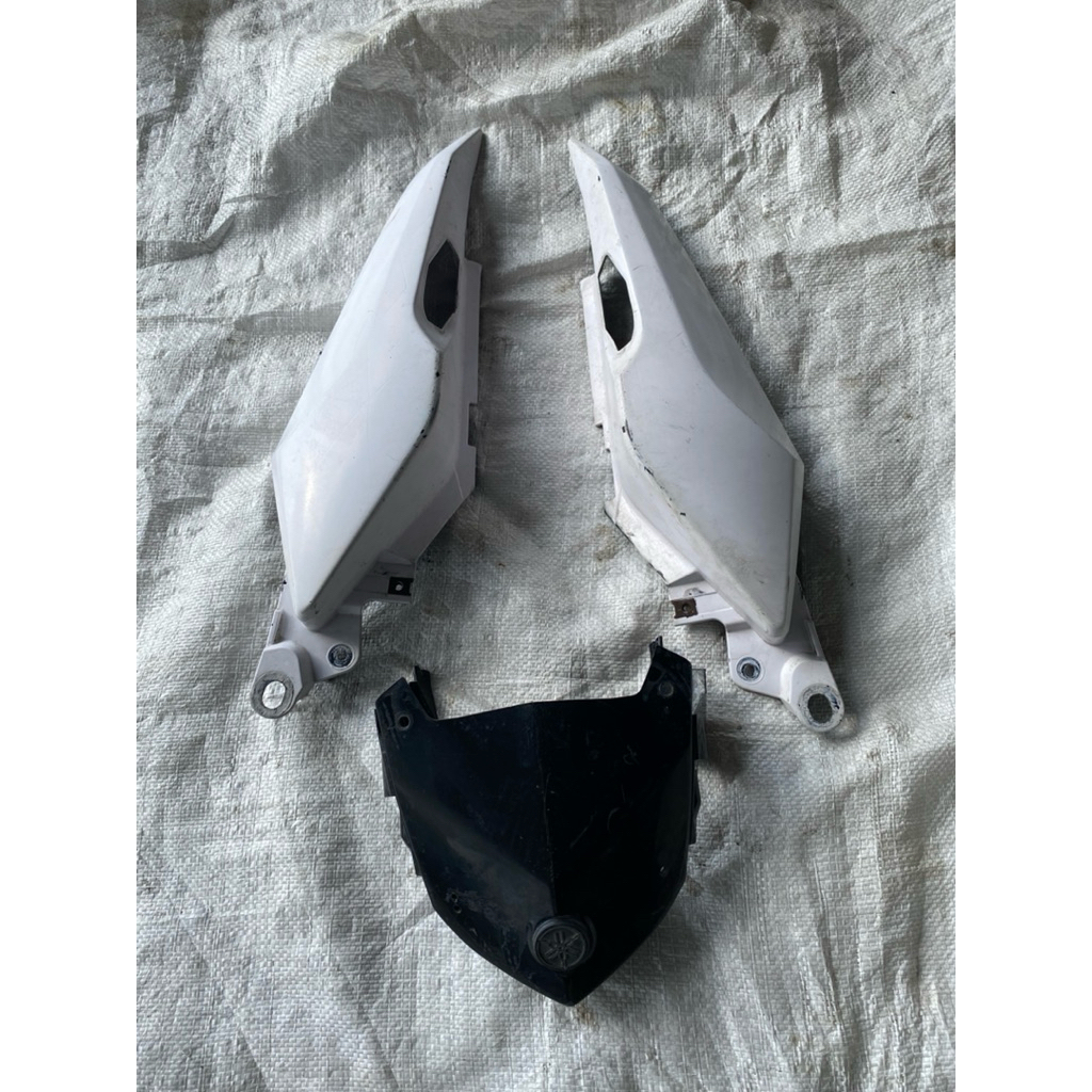 Cover body cover belakang samping kanan kiri byson karbu 45p original lepasan copotan motor