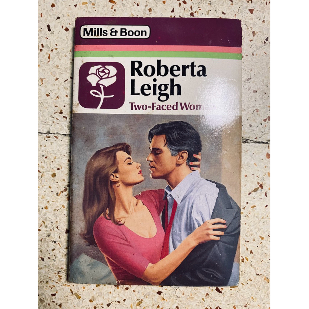 NOVEL ROBERTA LEIGH TWO FACED WOMAN