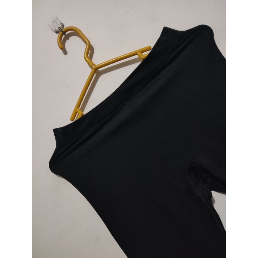Legging Katun Uniqlo Heattech Extra Warm Hitam M