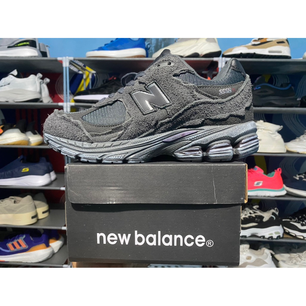 NB 2002R DARK GREY PROTECT