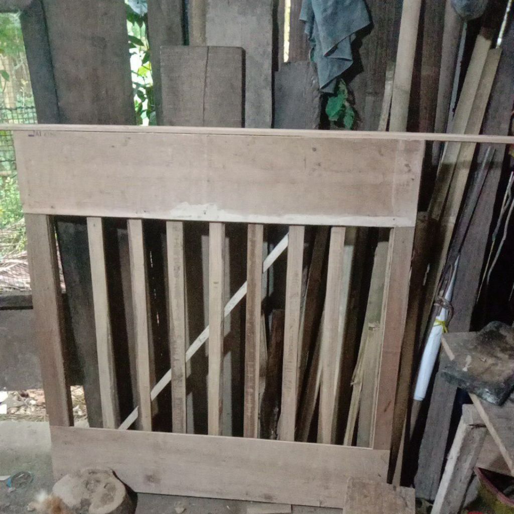 Pagar kayu minimalis