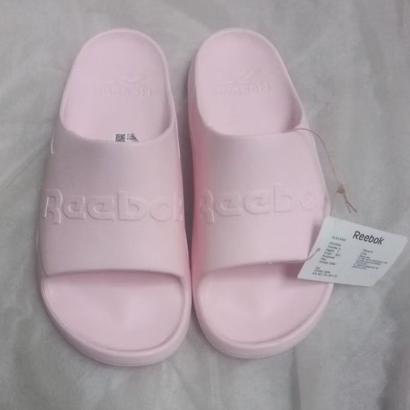 Sandal Selop Wanita Reebok Women's Slide Sandals