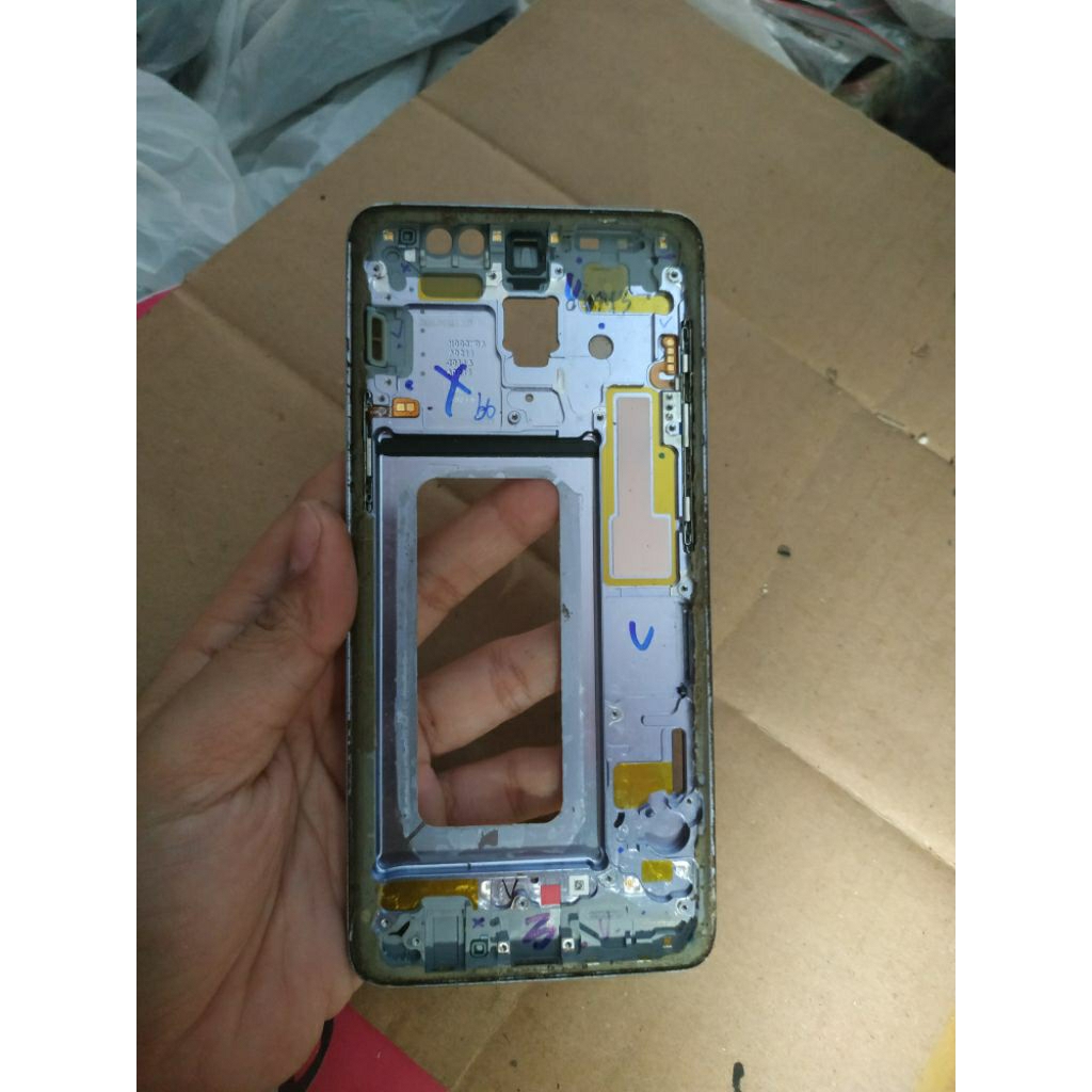 Bazzel bekas Samsung A8 plus A730f tidak ada tombol seperti difoto