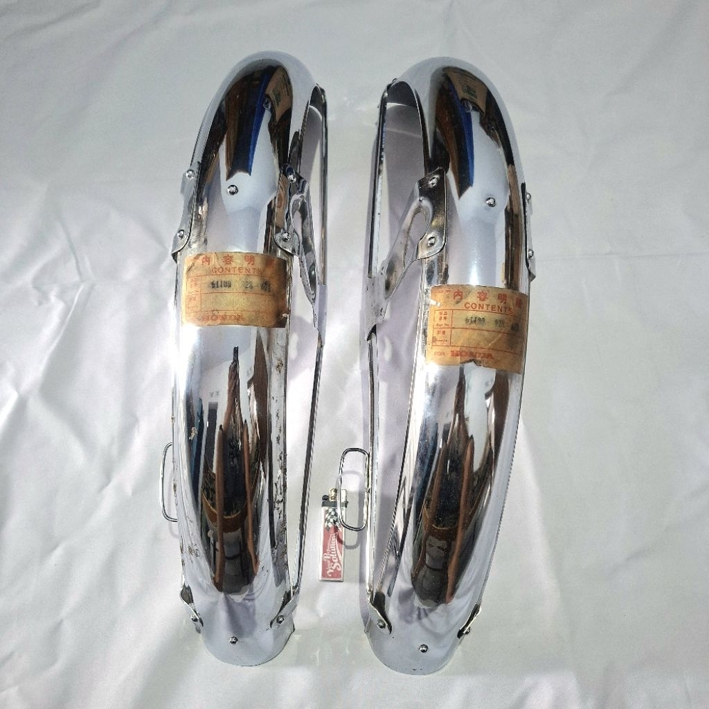 spakbor slebor sayap depan HONDA S90 S90Z NOS TAIWAN