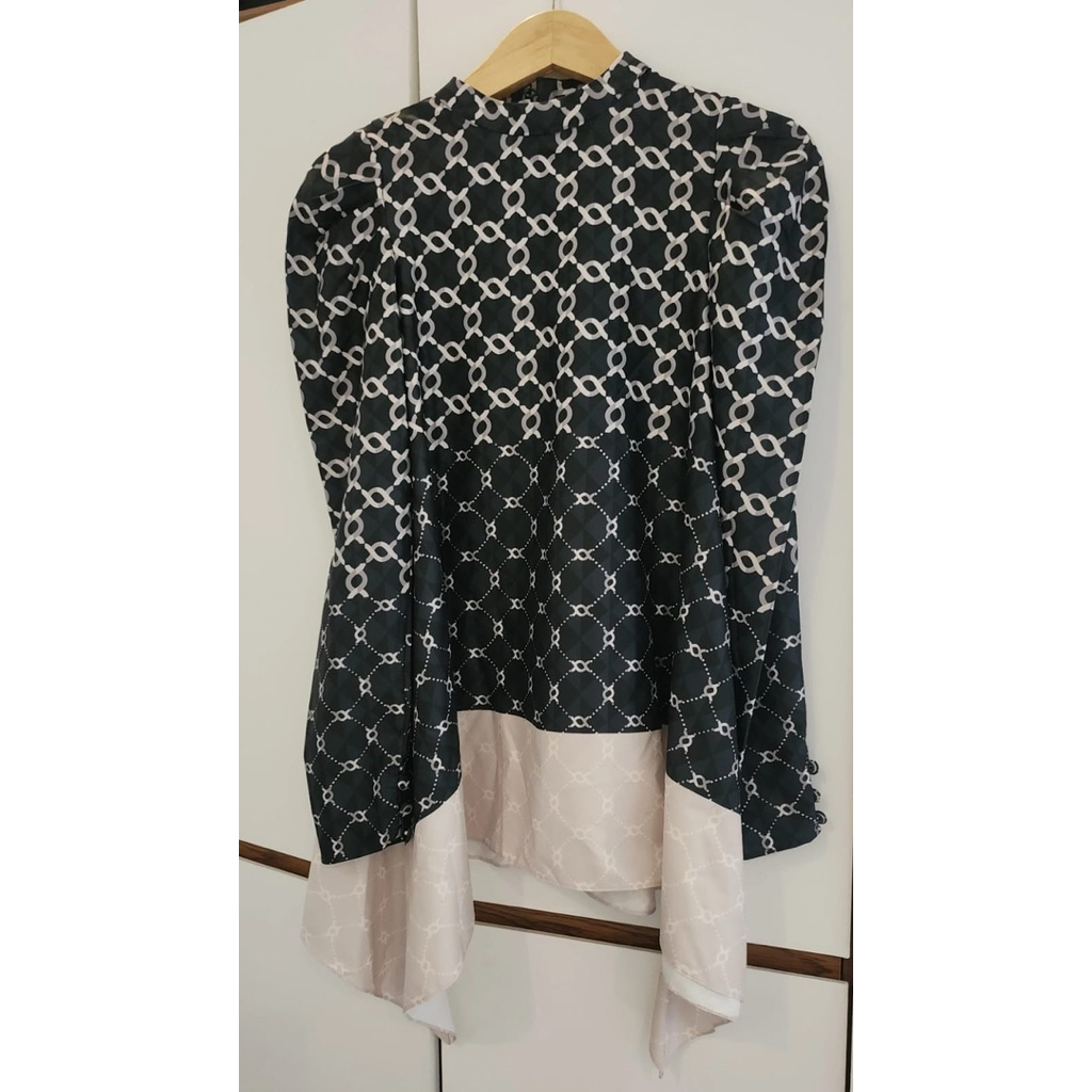 Calya Top Wearing Klamby