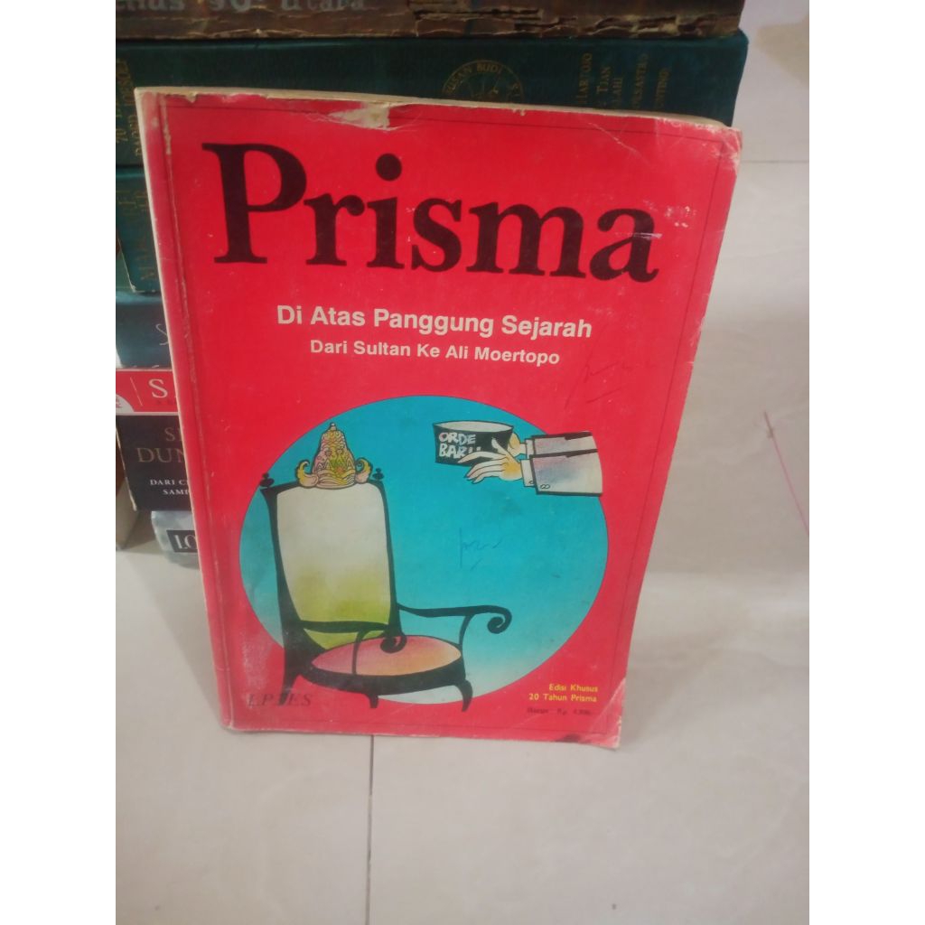 Prisma di atas panggung sejarah