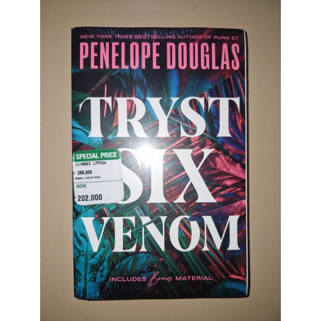 Preloved Tryst Six Venom by Penelope Douglas Sealed