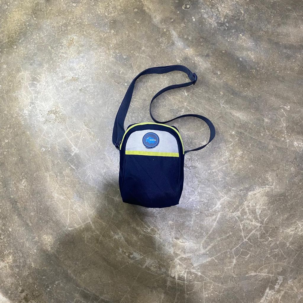 sling bag black yak second