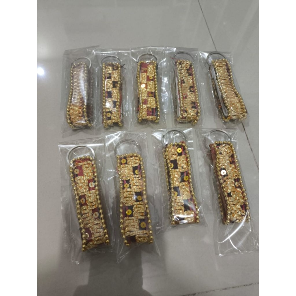 Gantungan kunci souvenir cinderamata tapis khas lampung