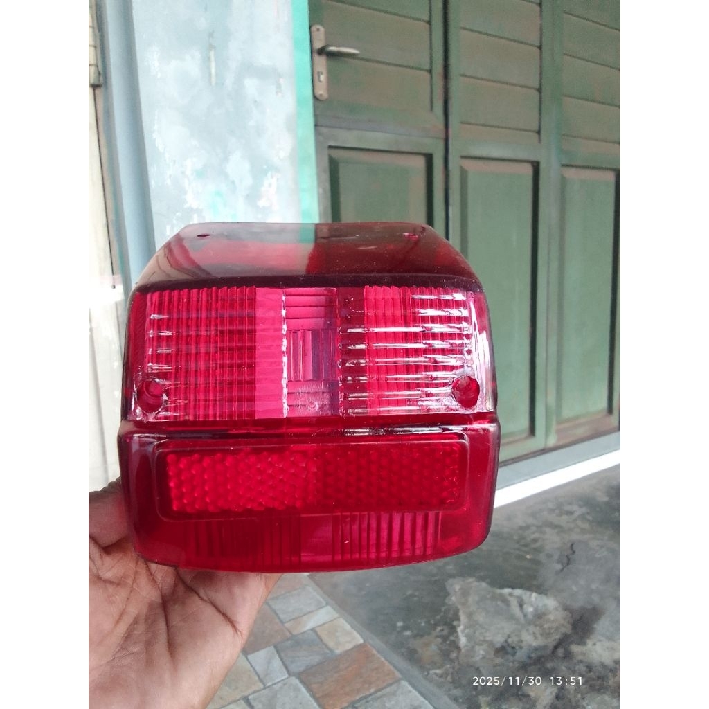 mika stop lamp vespa super