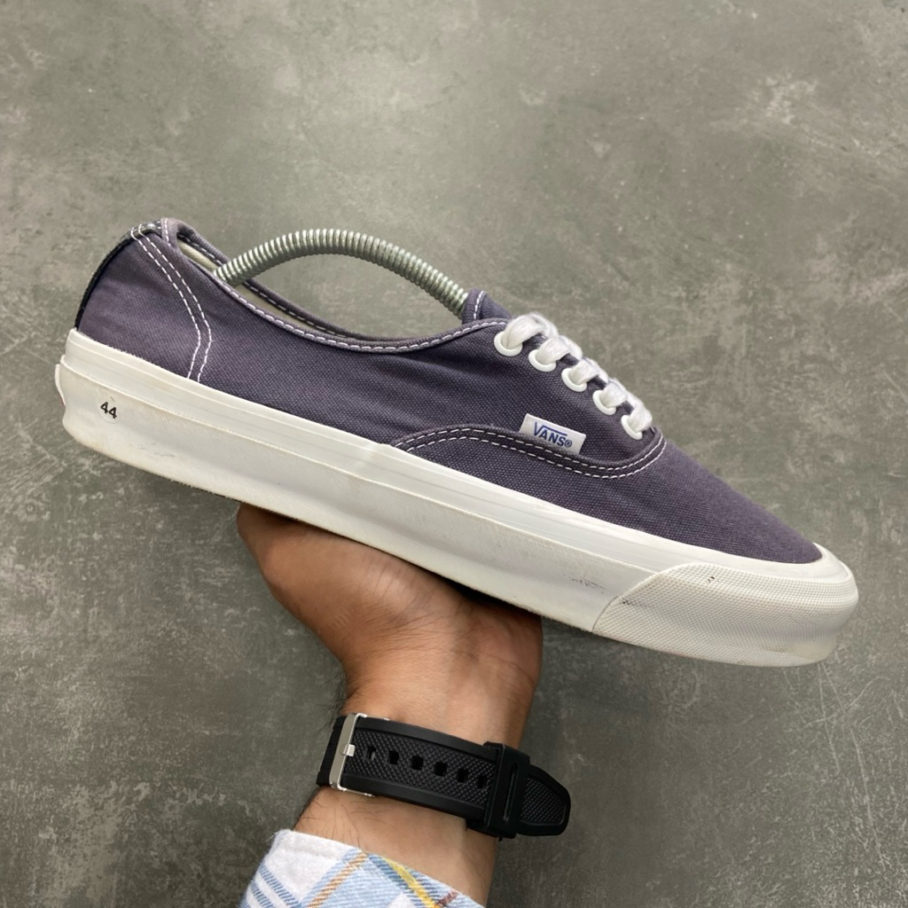 [Size 44] Rare Vans Authentic Vault OG LX Navy White Spring Summer 2020 Second Original. Harga Barun
