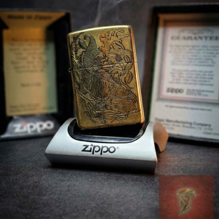 ZIPPO FISH LOGO GOLD "Armour Case"