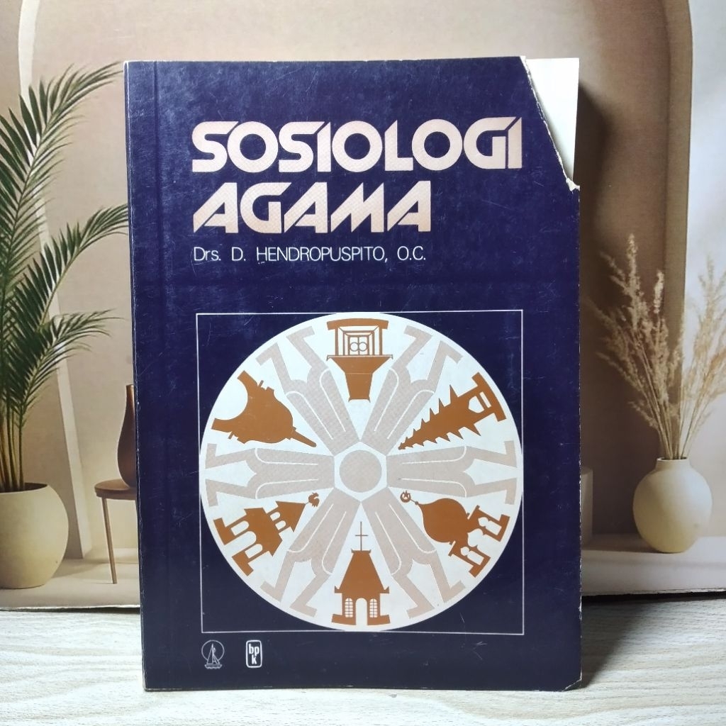 buku Sosiologi agama Drs D Hendropuspito buku keagamaan
