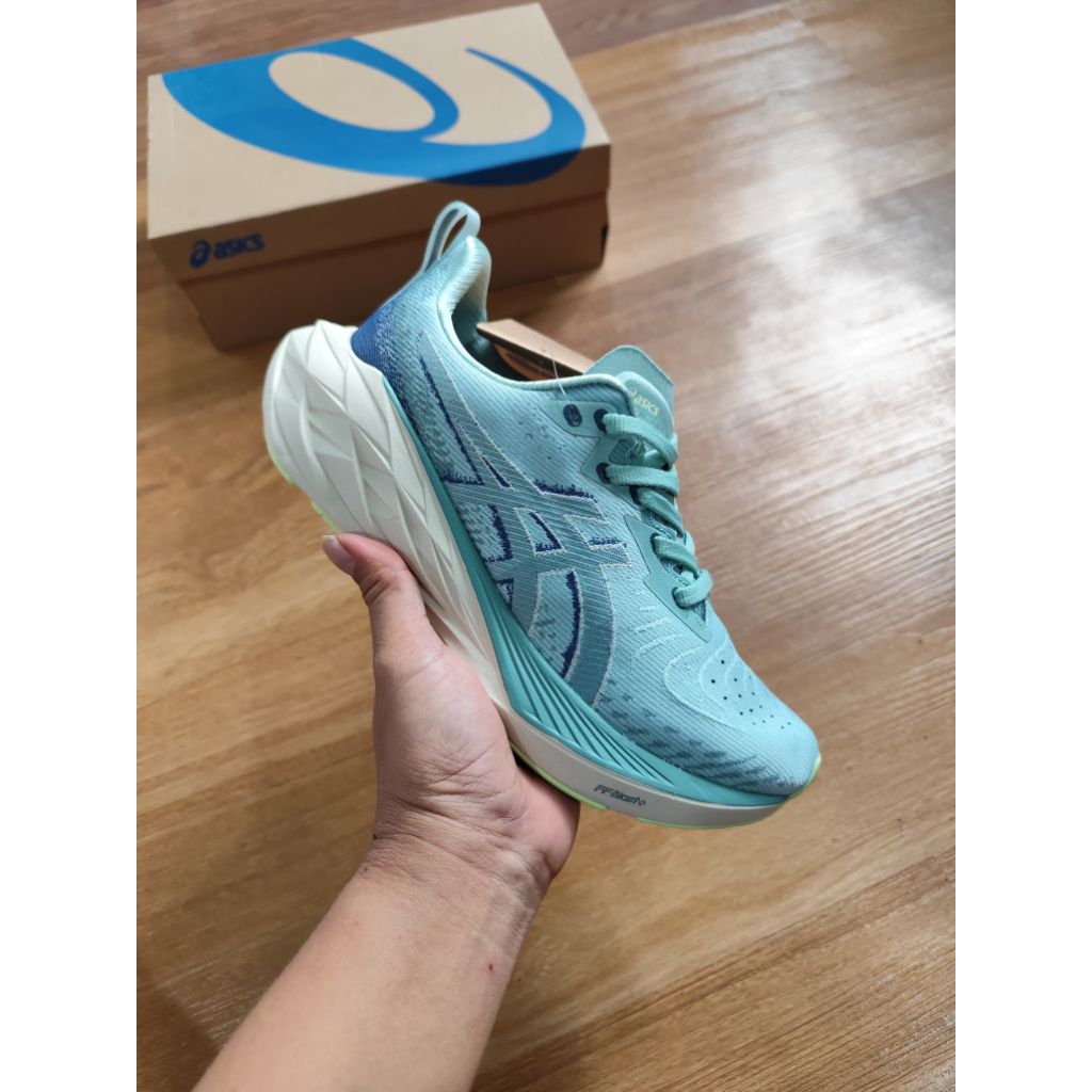 Sepatu Sneakers Running Pria Wanita Asics Novablast