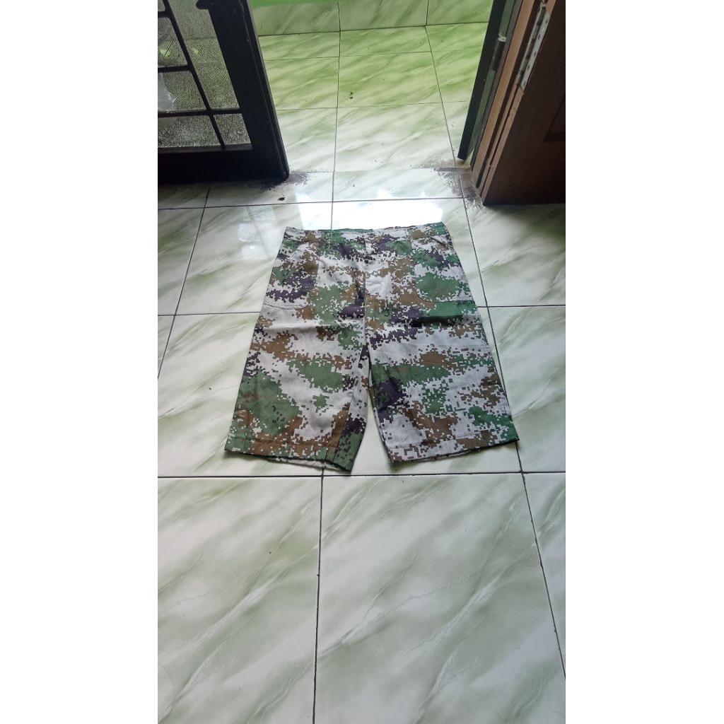 Celana pendek Army Camo Military