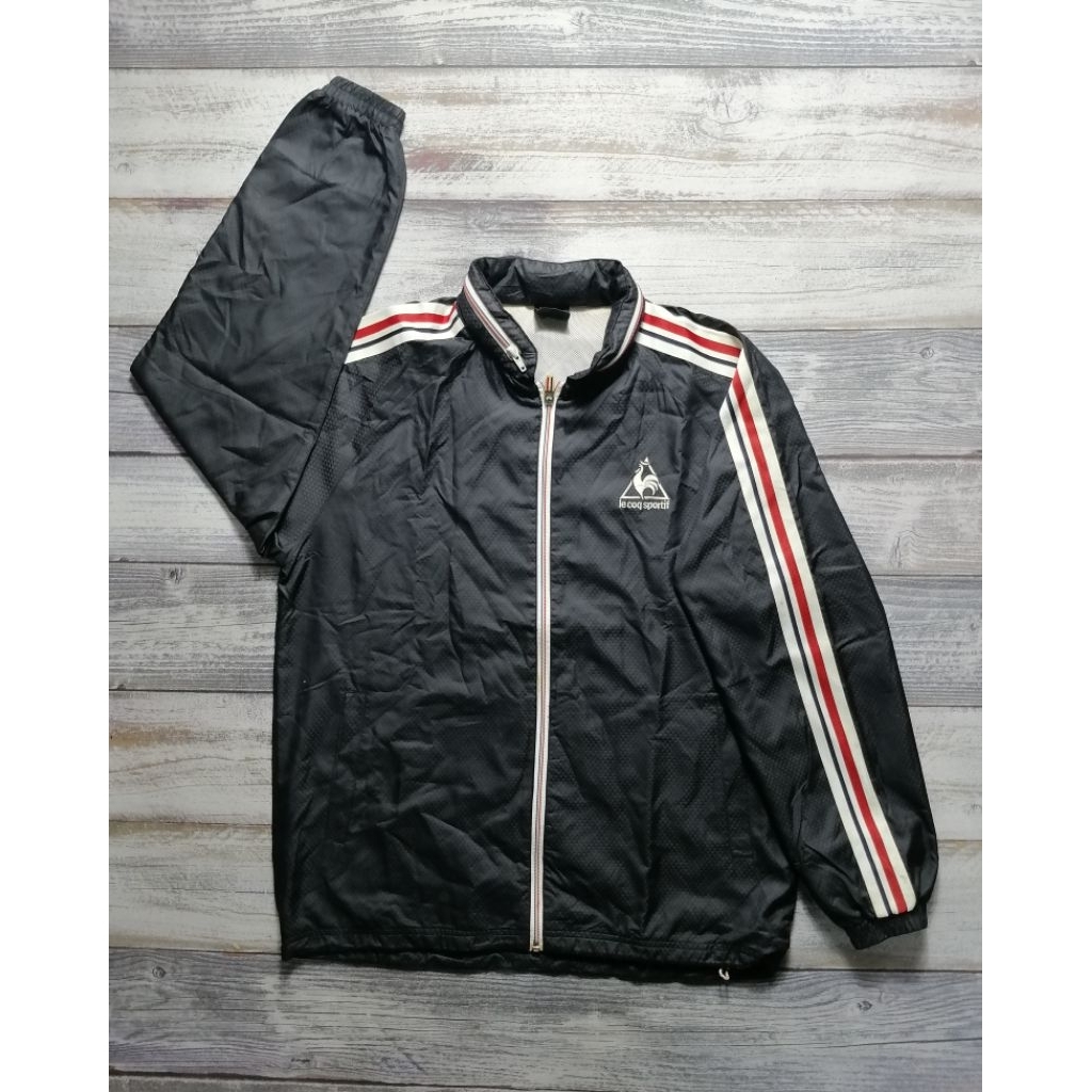 Jaket le Coq Sportif Outdoor Windbreaker hidden Hoodie taped stripe Motoran Hangout unisex hitam Bra